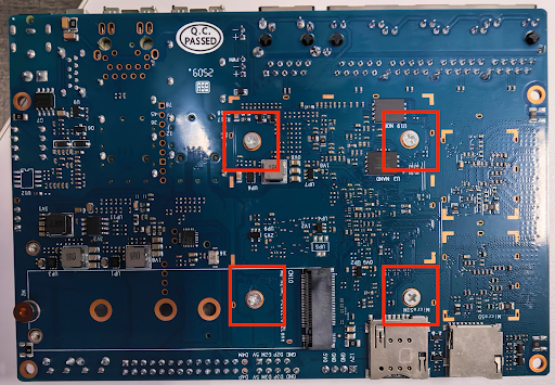 سوراخهای نصب فن در زیر برد BPi-R3