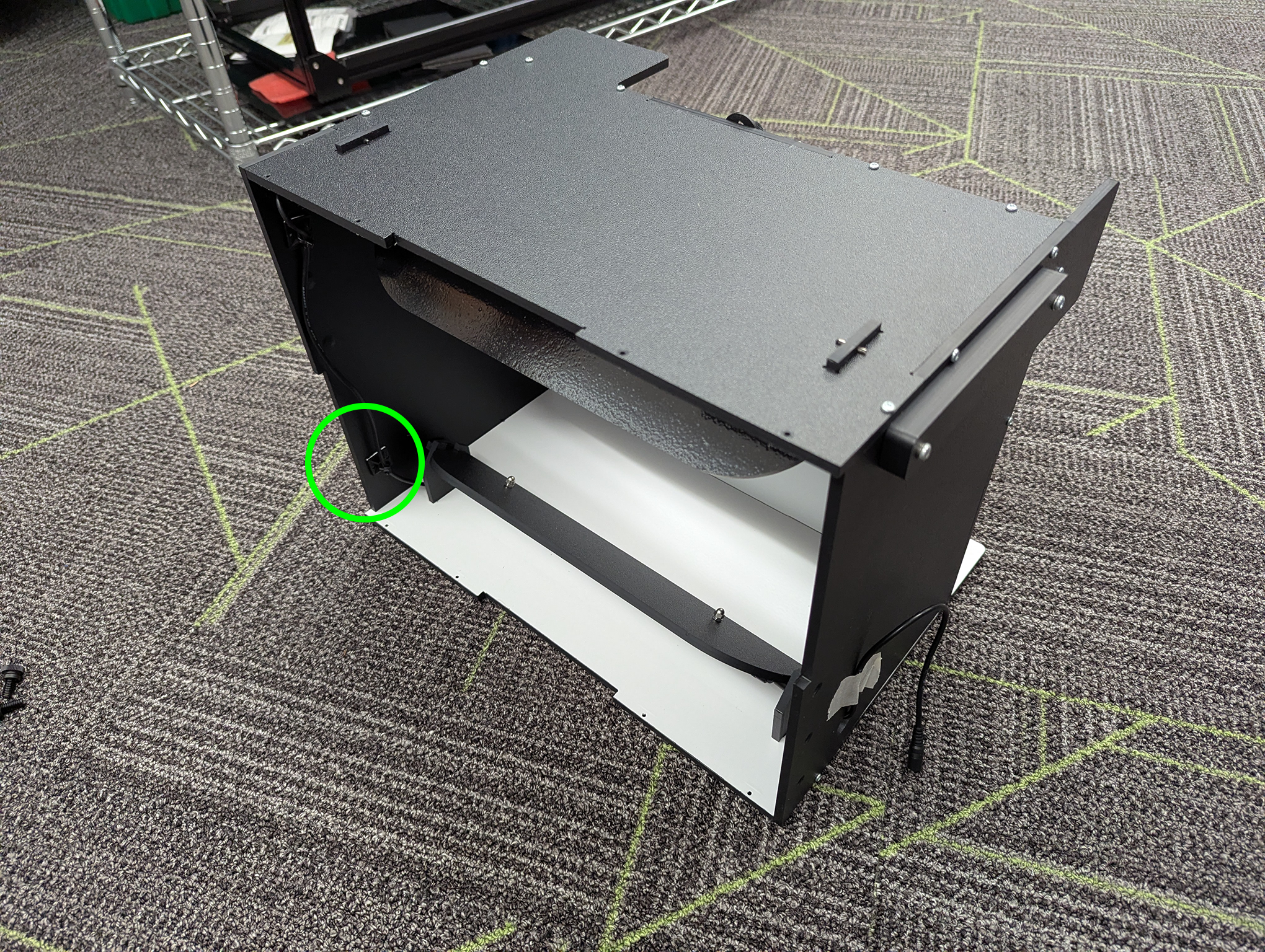 Modulares Nachrüsten – Kabel verlegen